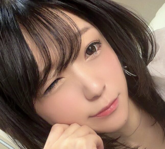南梨央奈